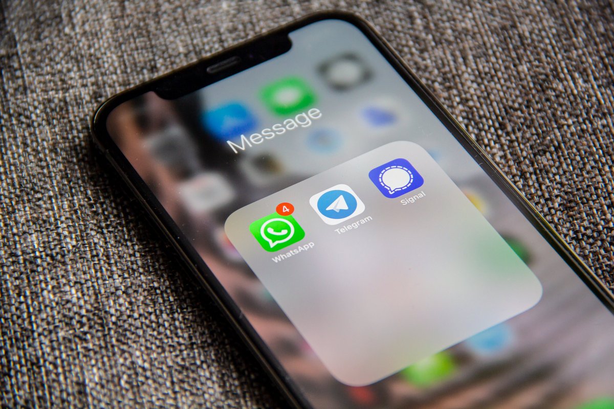 L'Union européenne oblige WhatsApp et Messenger à s'ouvrir aux applications tierces. © AdemAY / Shutterstock