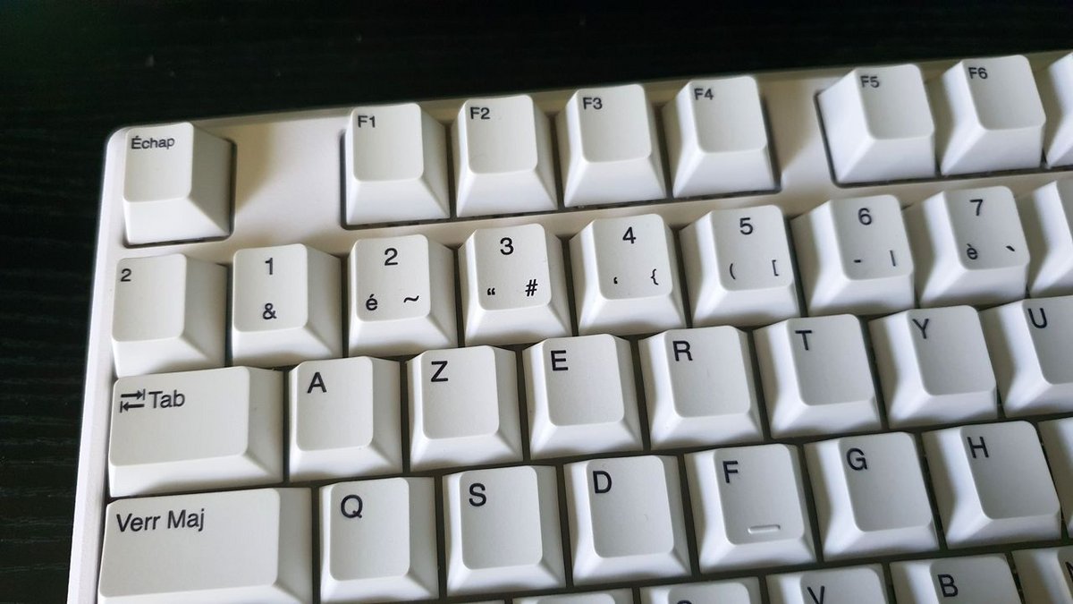 Rien à dire sur la disposition AZERTY alors que le marquage est parfaitement lisible © Nerces