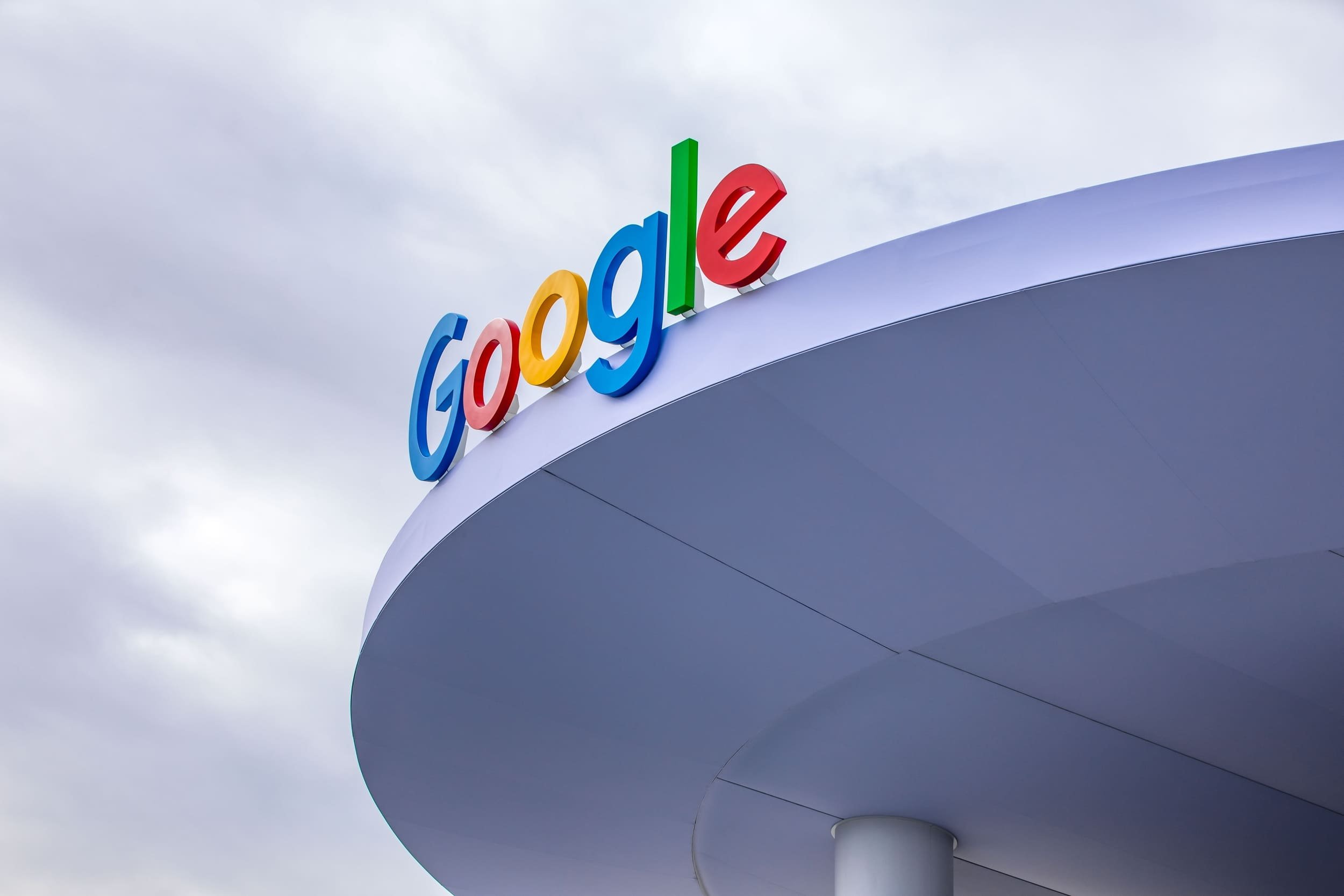 Google mène de dures négociations avec l'Union européenne. © RYO Alexandre / Shutterstock.com