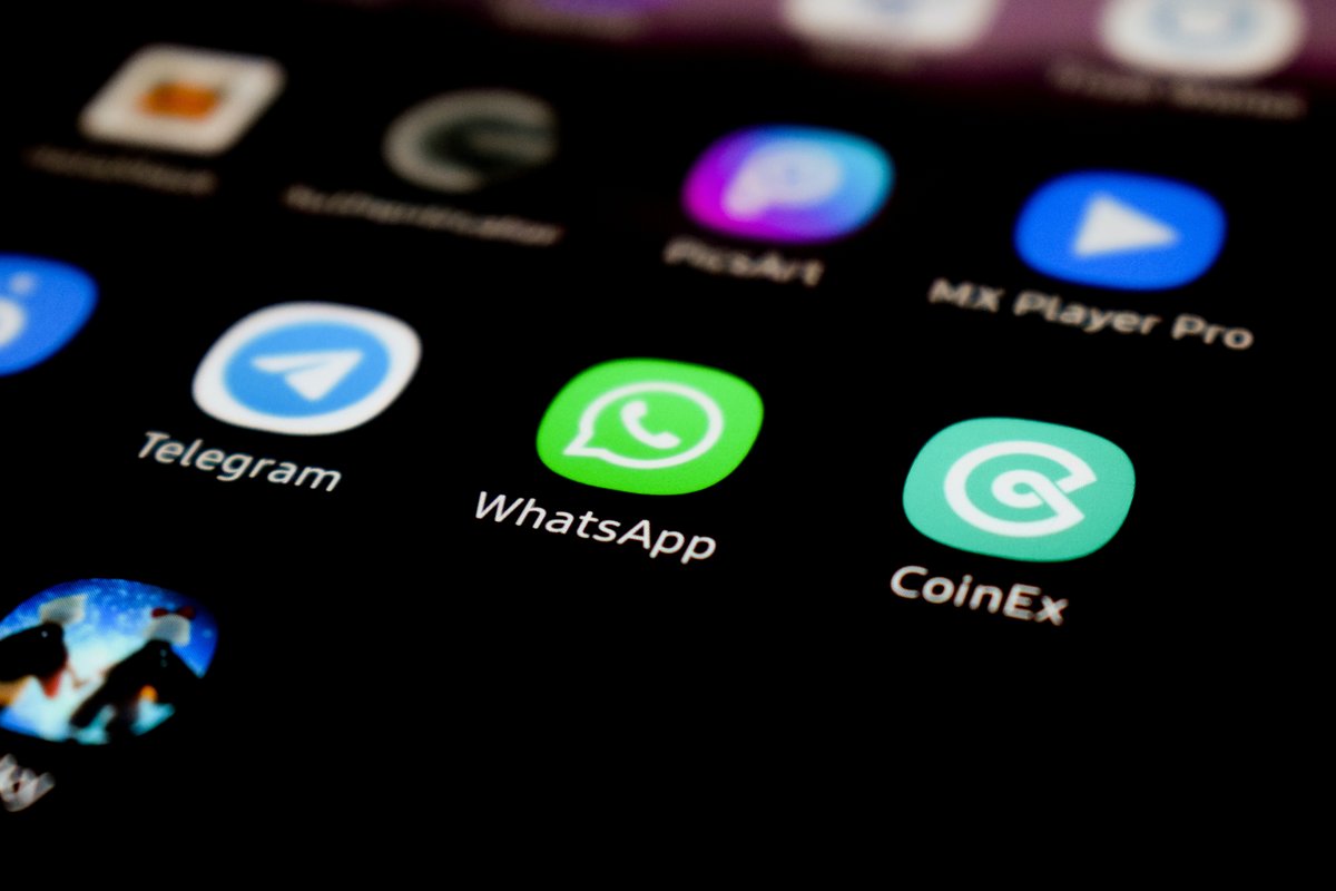 WhatsApp va bientôt gagner en fonctoinnalité © © Amin Moshrefi / Unsplash