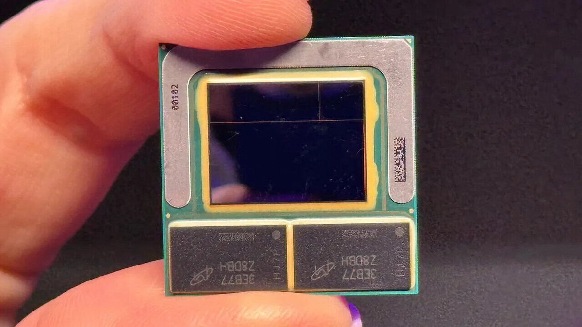 Un processeur Lunar Lake présenté par Intel © VideoCardz