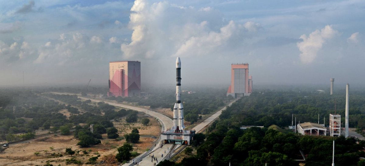 Le Satish Dhawan Space Center, lors du roulage de GSLV vers son site de lancement. Crédits ISRO