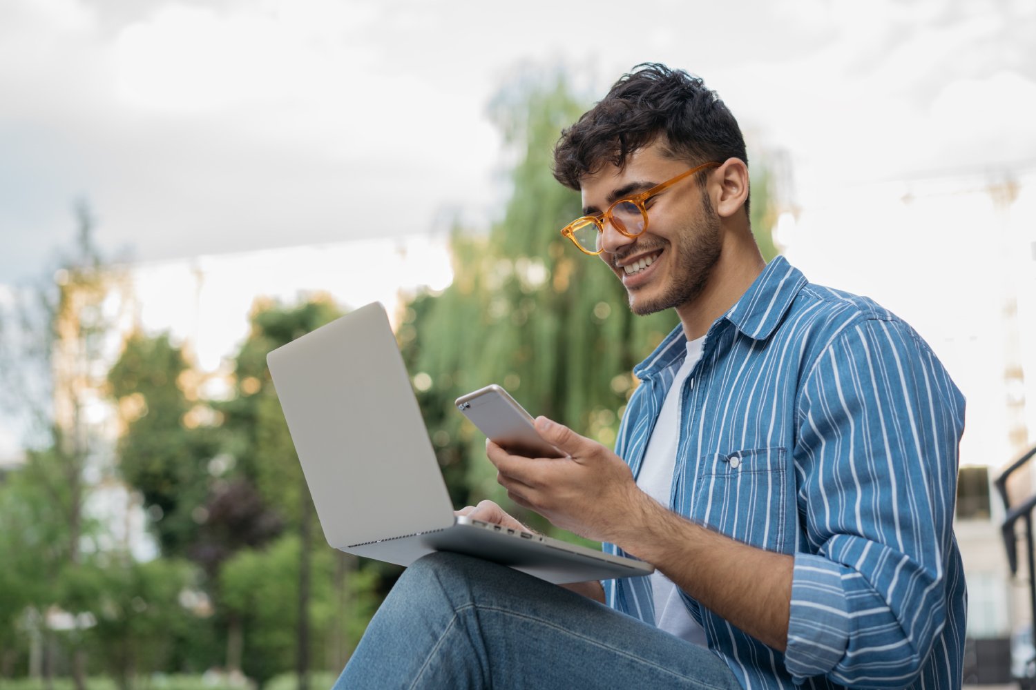  Google rend l'apprentissage des langues encore plus ludique grâce à l'IA. ©Aruta Images / Shutterstock