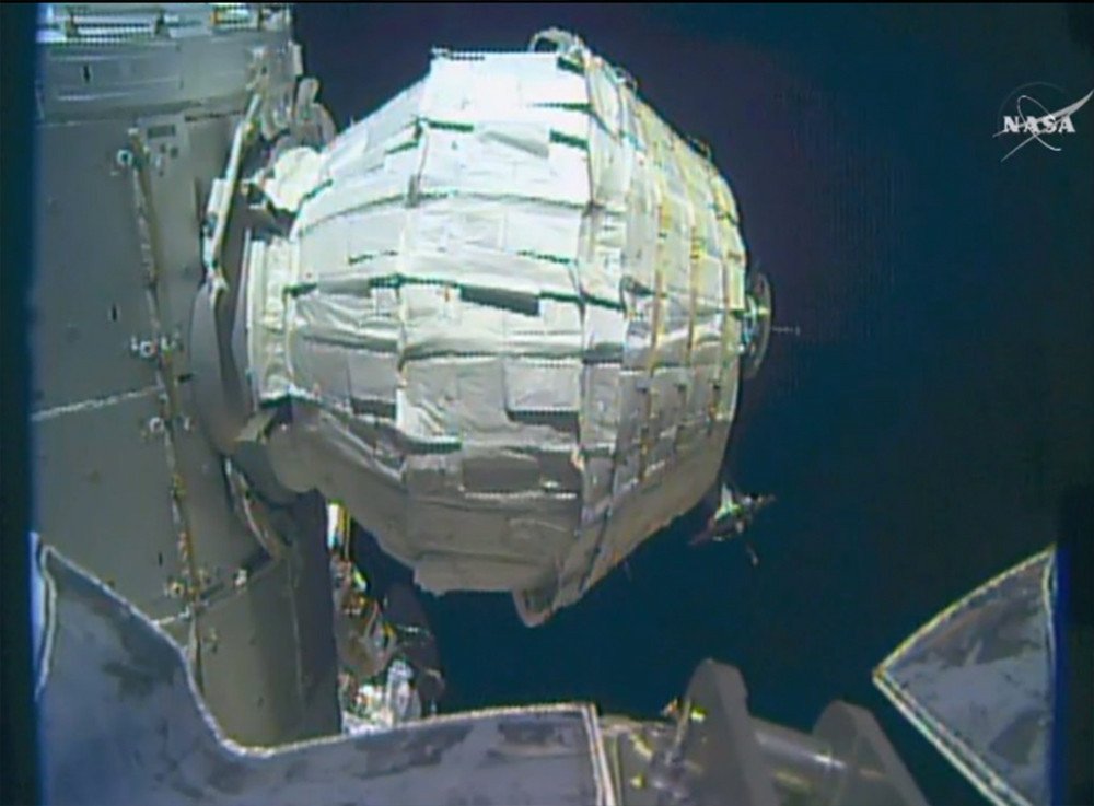 Le module BEAM lors de son gonflage sur l'ISS. Crédits NASATV