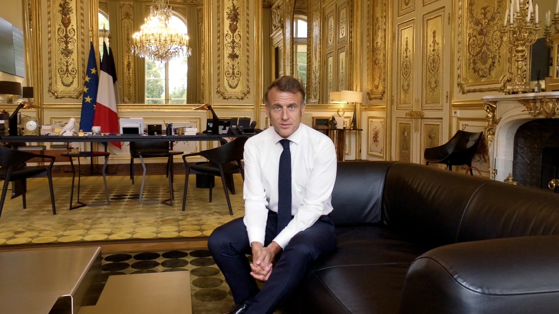 Emmanuel Macron s'adressant à la caméra d'Immersive Flashback © Capture d'écran Clubic x Présidence de la République