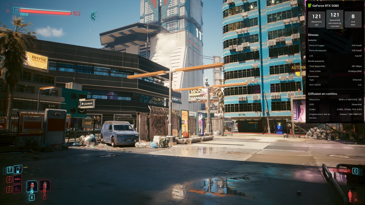 8 ms sur Cyberpunk 2077 en 4K tout à fond, path tracing, DLSS qualité et multi-frame generation x3. Coté ressenti, impossible de distinguer GFN d'une expérience locale (sur une TV G-Sync). © Colin Golberg