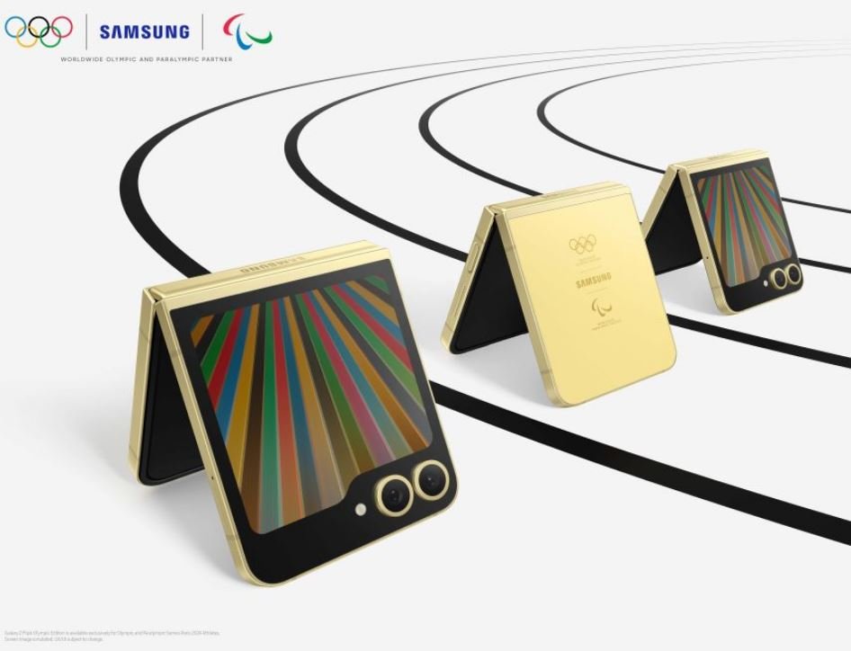 On retrouvera le Galaxy Z Flip 6 sur le podium, entre les mains des athlètes eux-mêmes © Samsung
