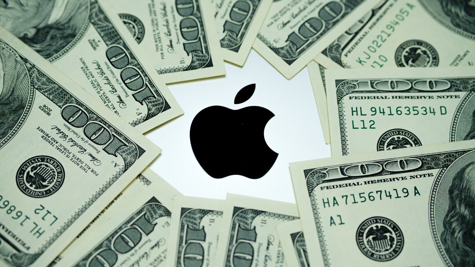 Apple assouplit ses règles financières, pour mieux investir ? ©mundissima / Shutterstock.com