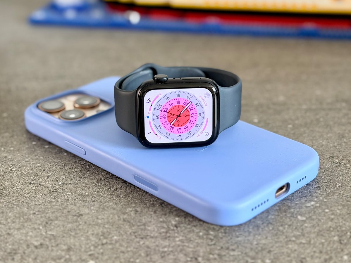 Il faudra toujours un iPhone pour configurer la montre ©Mathieu Grumiaux pour Clubic