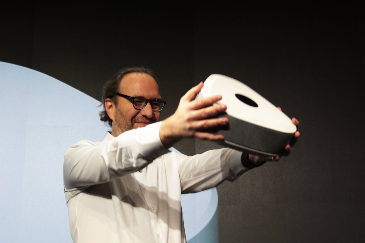 Xavier Niel avait toutes les raisons d'être fier de la Freebox Delta : l'appareil était un véritable condensé d'innovation © Clubic.com