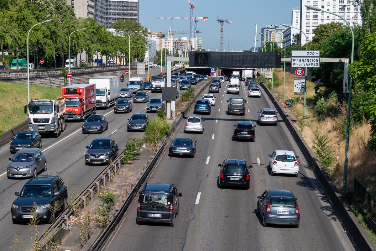 Le boulevard périphérique de Paris © HJBC / Shutterstock.com