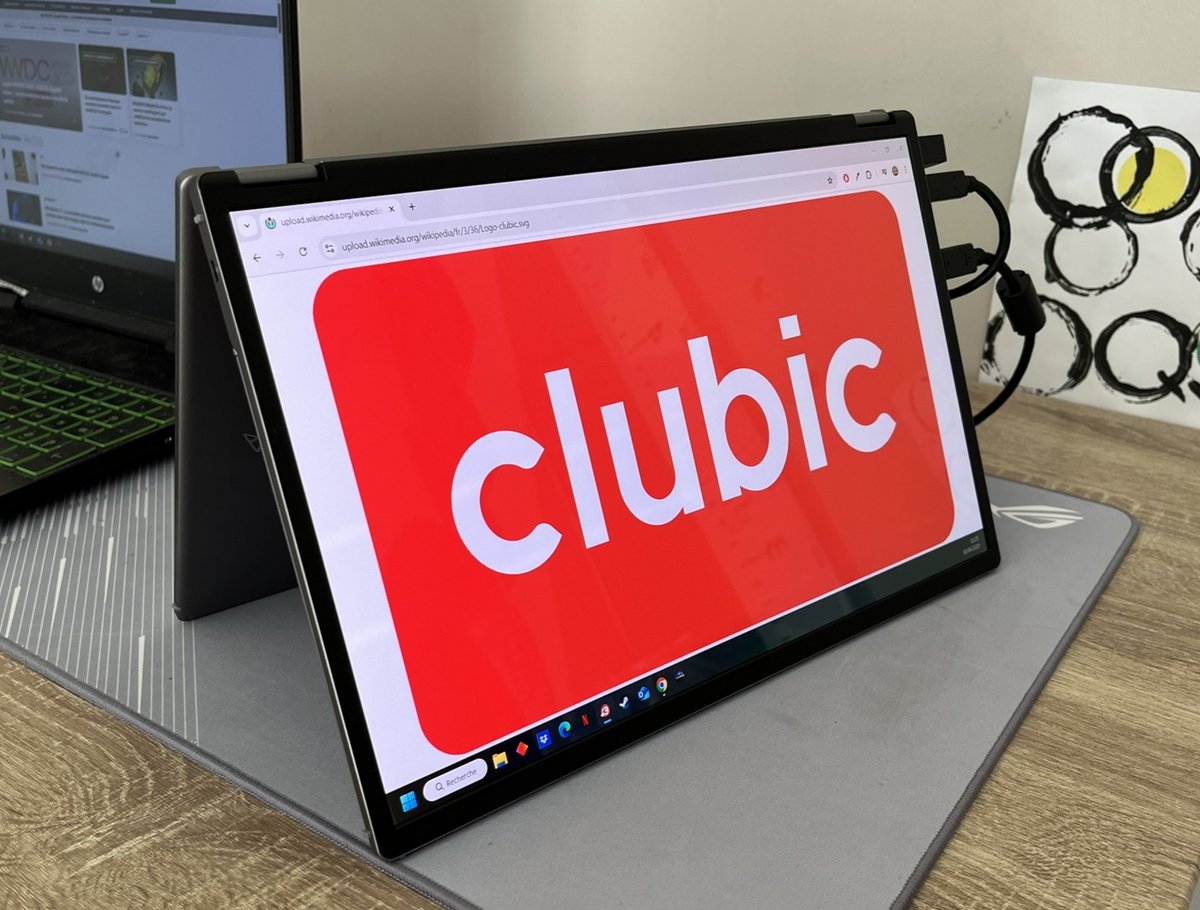 Le mode tente de l'Asus ZenScreen Dual OLED © Vincent Touveneau