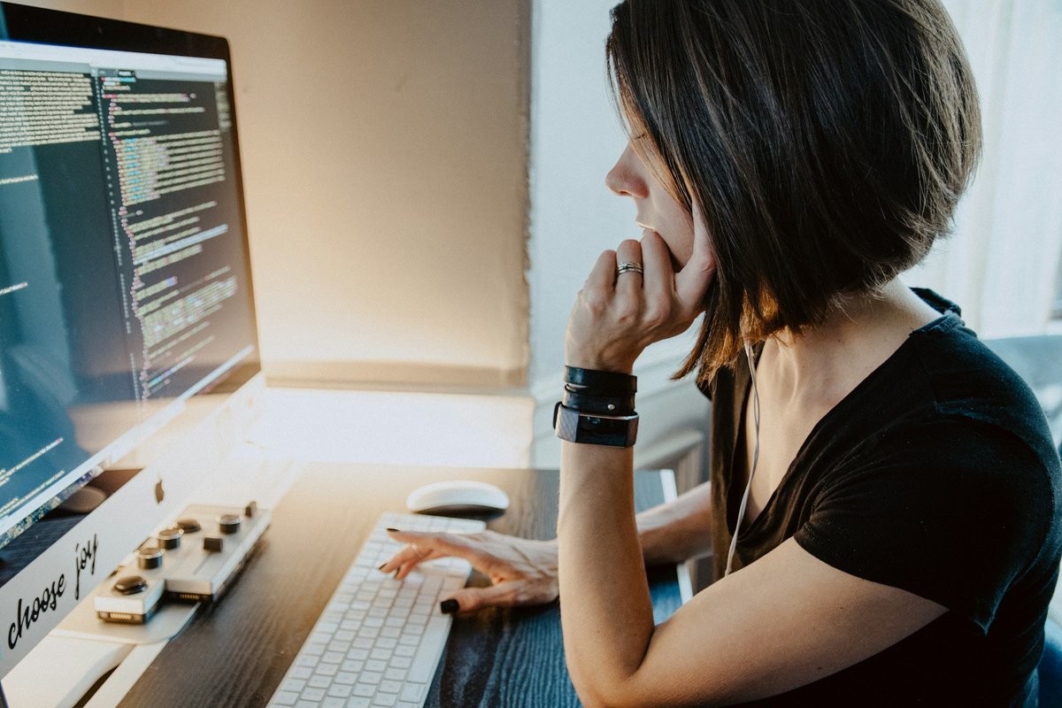 Seulement 18 % de femmes dans la Tech en Europe © Kelly Sikkema / Unsplash 