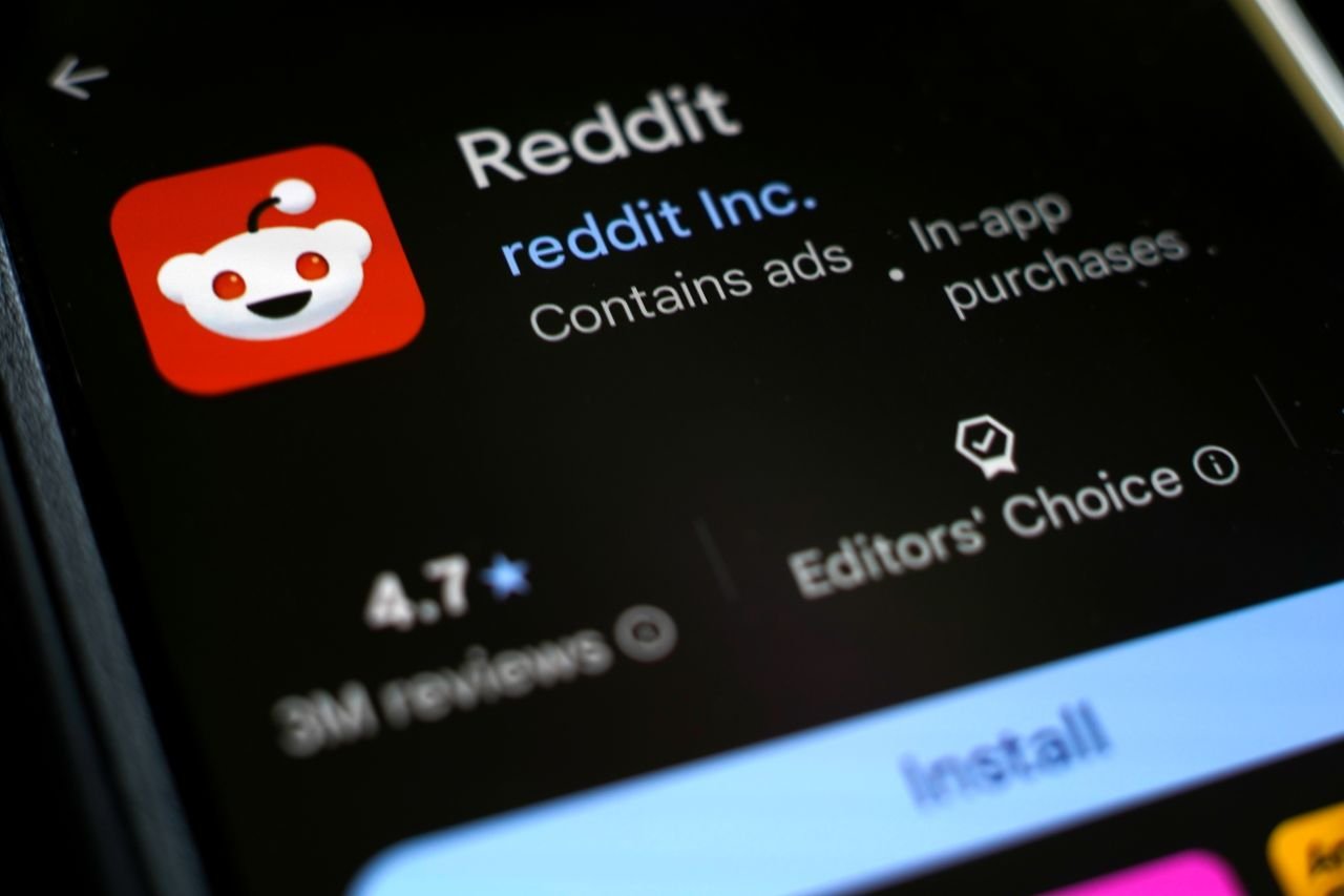 Avec la mise à jour du résumé d'activité, Reddit entend bien améliorer d'avantage l'expérience utilisateur - ©PJ McDonnell / Shutterstock