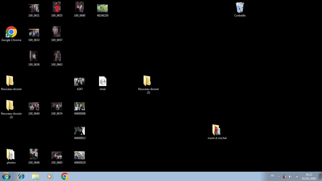 "Windows 7 en première année" (reconstitution partielle de la scène du crime). © Chloé Claessens / Clubic
