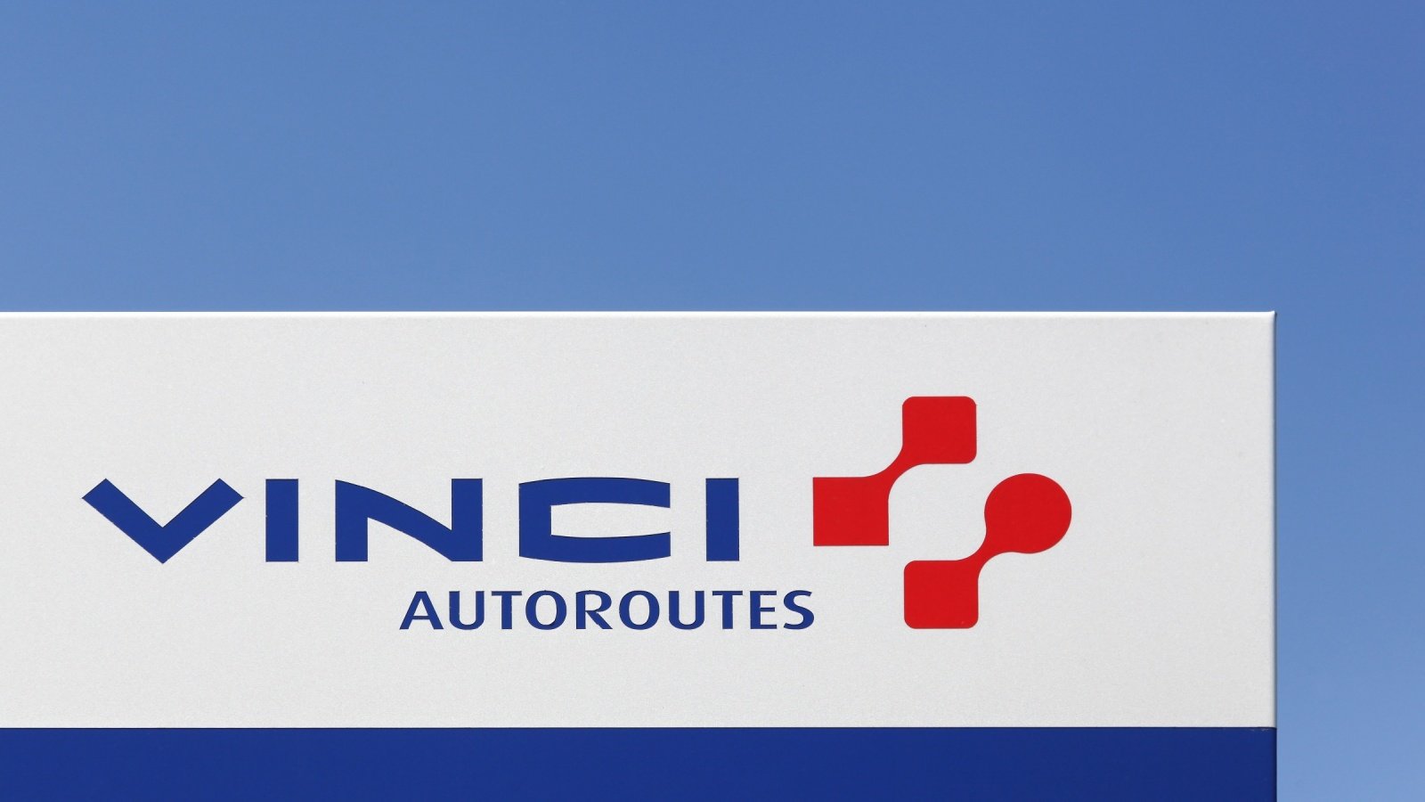Logo orange, onglets « Mon espace client » et « Mes factures », mention « © Ulys — Vinci Autoroutes » : les escrocs ont tout recopié - ©ricochet64 / Shutterstock