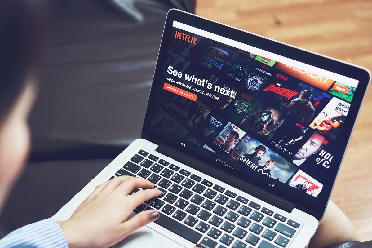 La page d'accueil de Netflix est affichée sur un ordinateur © sitthiphong / Shutterstock.com