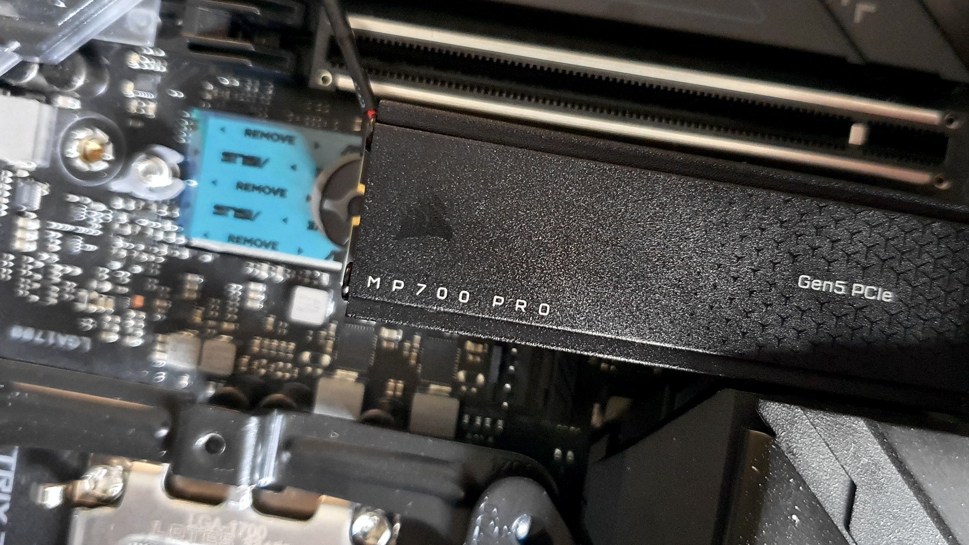 MP700 Pro ? L'artiste signe son œuvre © Nerces pour Clubic