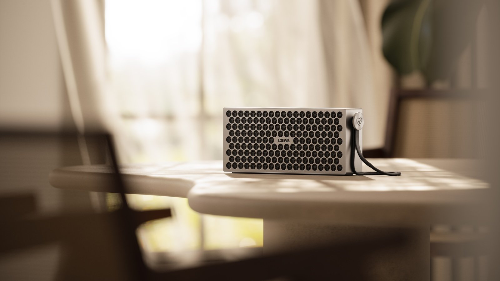 La Neo propose un design original qui rappelle le dernier Mac Pro. ©Loewe