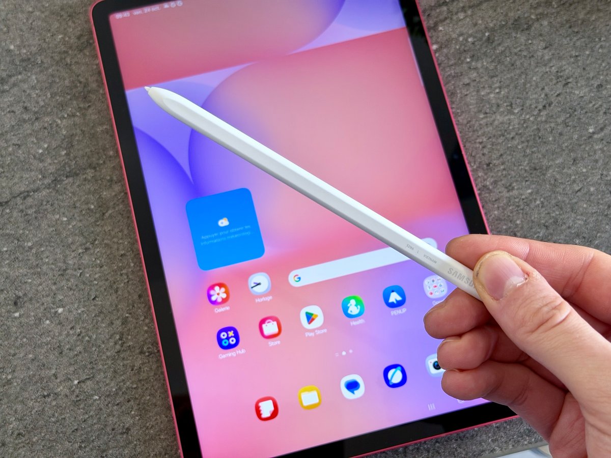 Le stylet S-Pen est fourni ©Mathieu Grumiaux pour Clubic