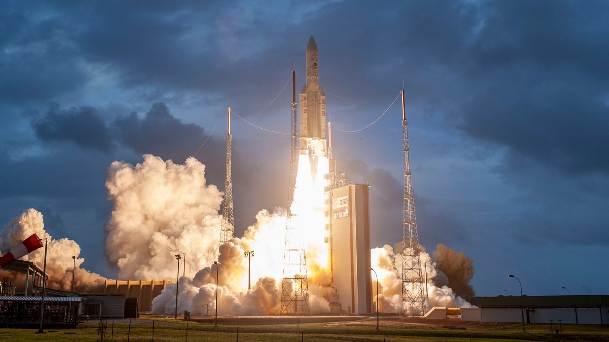 Le lancement de Konnect, ici à bord d'une fusée Ariane 5 le 16 janvier 2020, fut un succès (© ESA/CNES/Arianespace)