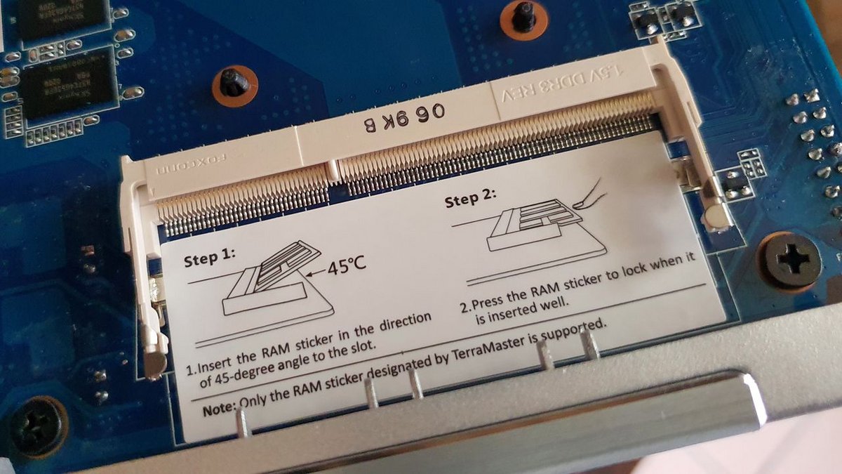 Un emplacement SO-DIMM pour ajouter de la DDR3 et porter la RAM jusqu'à 6 Go © Nerces