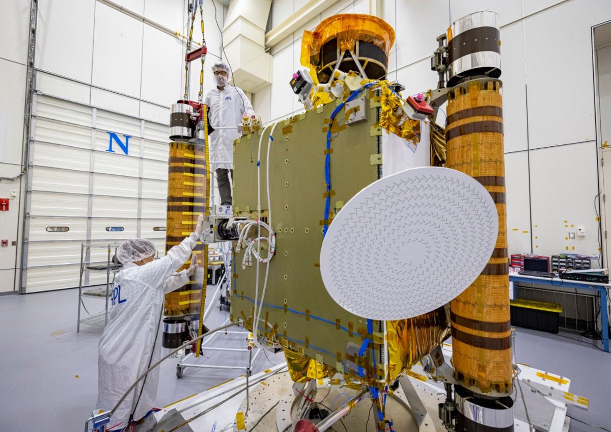 La sonde DART en préparation avant de partir pour le site de Vandenberg. Crédits NASA/JHUAPL