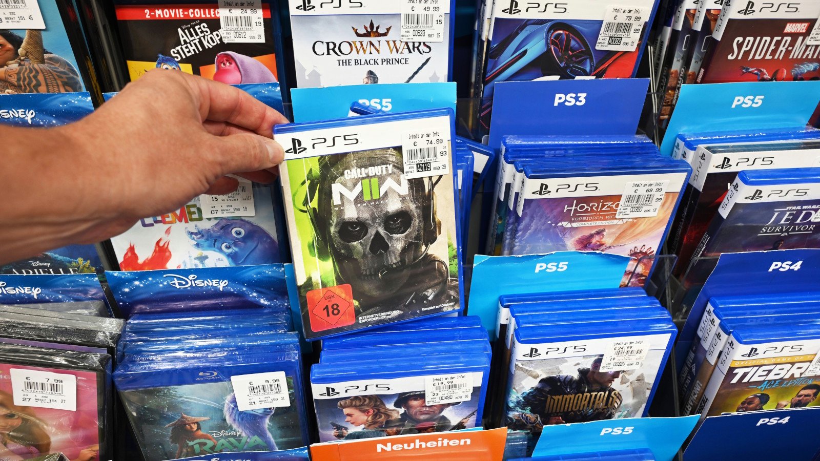 En poussant les joueurs vers le téléchargement, Sony renforce le rôle du PlayStation Store. ©Defotoberg x Shutterstock