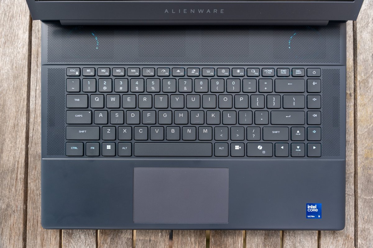 Alienware ne propose toujours pas l'excellent clavier Cherry Low Profile en AZERTY ! © Nathan Le Gohlisse pour Clubic