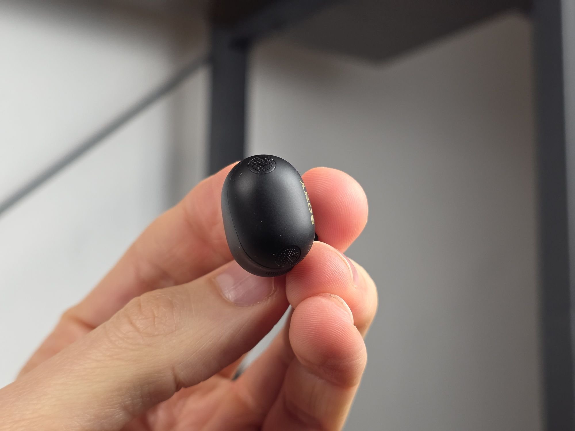  Tout en arrondis mais pas forcément passe-partout, les Sony WF-1000Xm6 sont parfaitement reconnaissables © Guillaume Fourcadier pour Clubic