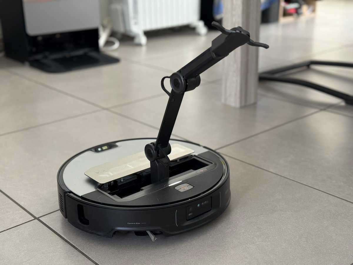 La pince du Roborock Saros Z70 © Mathieu Grumiaux pour Clubic