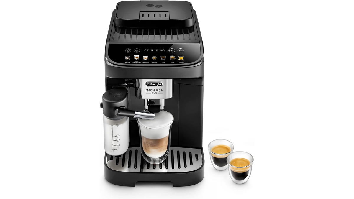 La machine à café à grain De'Longhi Magnifica Evo ECAM292.81.B avec sa carafe à lait auto