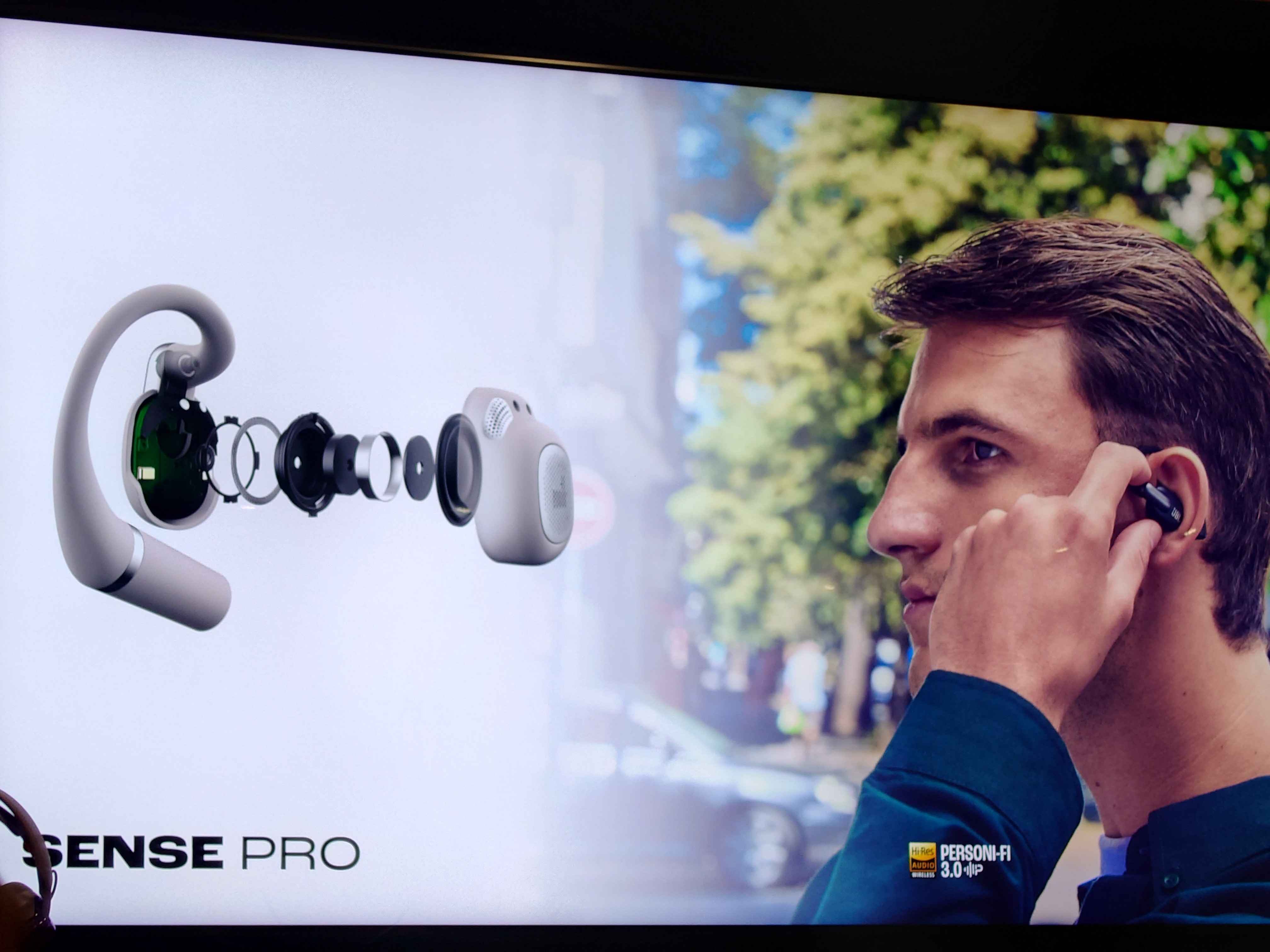 JBL a mis les petits plats dans les grands pour offrir le meilleur son possible à ses Sense Pro. ©Guillaume Fourcadier pour Clubic