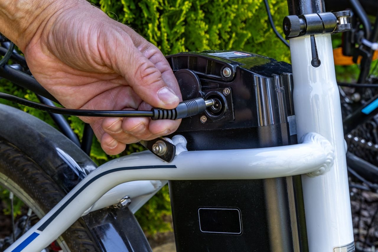 La coalition souhaite que l’UE examine comment harmoniser les systèmes de recharge©Dominik_Spalek / Shutterstock