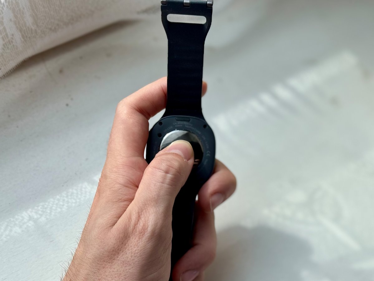 Un geste que l'on ne fera pas tous les jours © Mathieu Grumiaux pour Clubic.com 