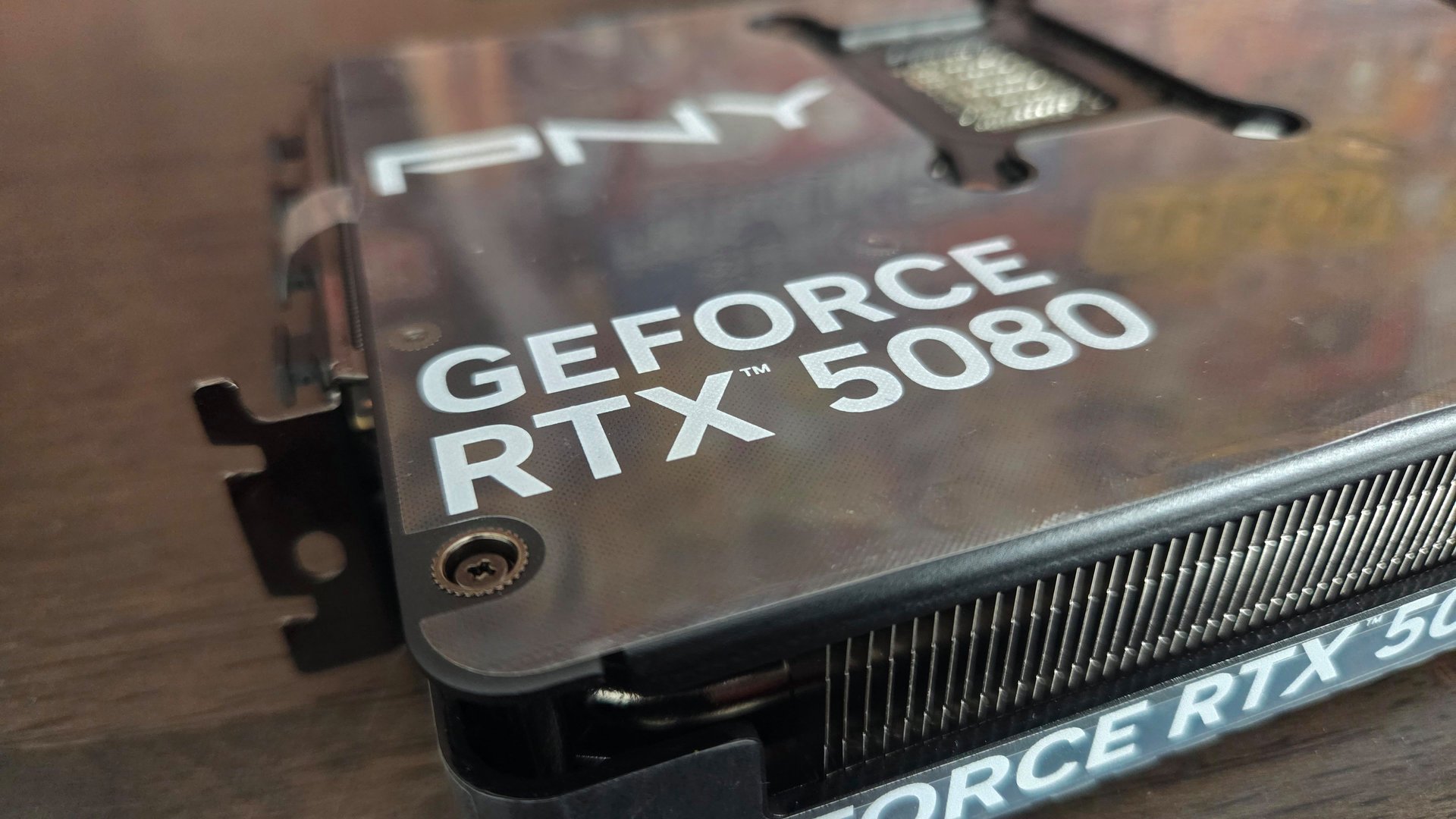 PNY n'indique pas, sur sa carte, que c'est le modèle Slim. ©Nerces pour Clubic