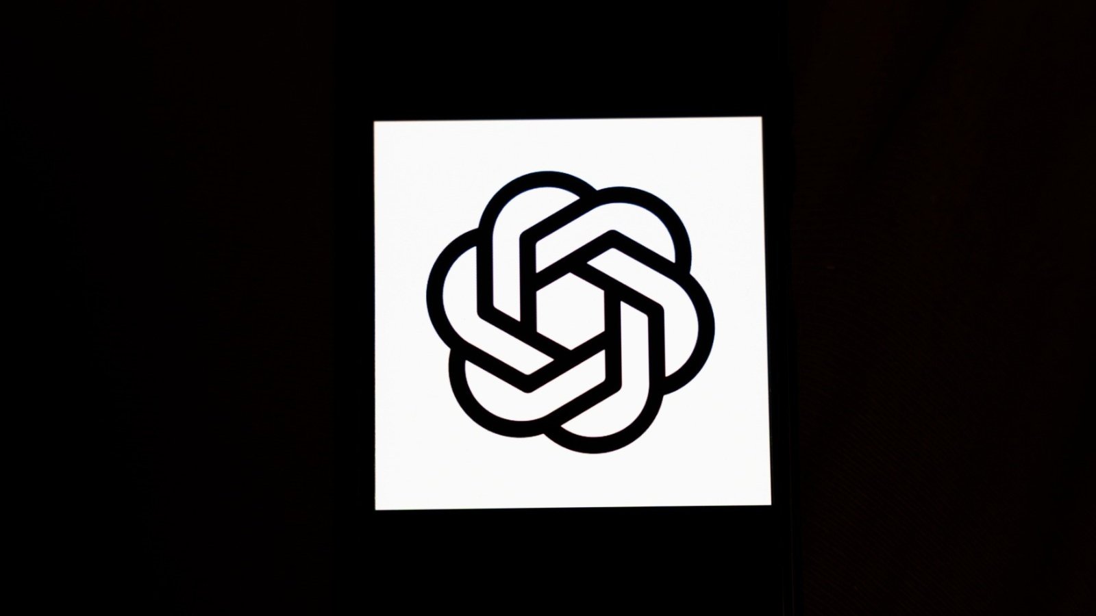 Le 25 septembre, OpenAI a recensé 53 cas d'images fournies par des utilisateurs et publiées sur des hébergeurs -©daily_creativity / Shutterstock