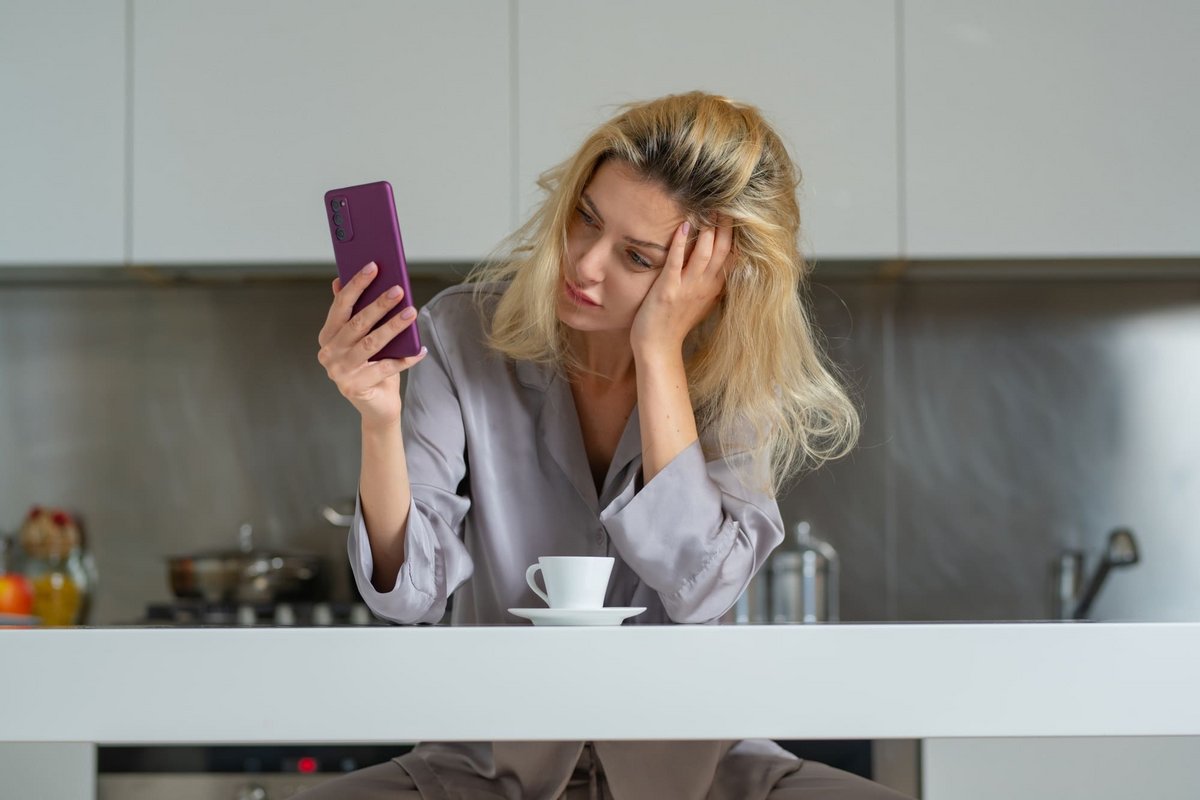 À force, le démarchage téléphonique peut franchement être déprimant © Volodymyr TVERDOKHLIB / Shutterstock