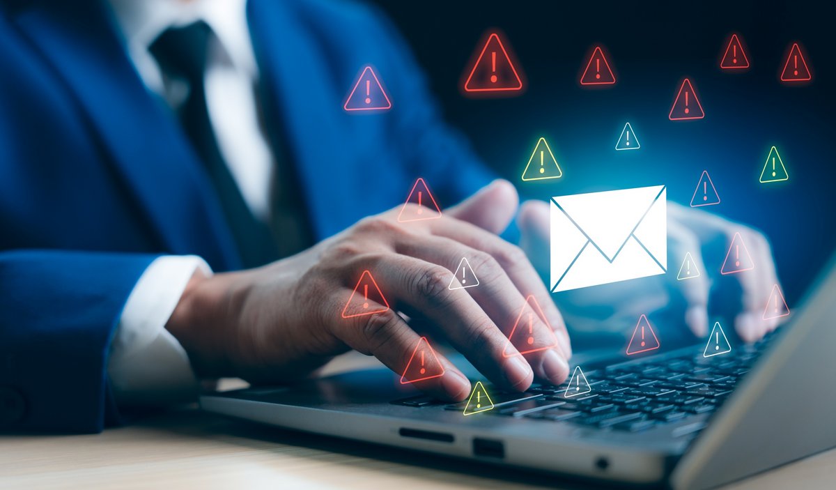 Phishing, piratage, spams : pourquoi vous devriez prendre soin de votre boîte mail © otello-stpdc / Shutterstock