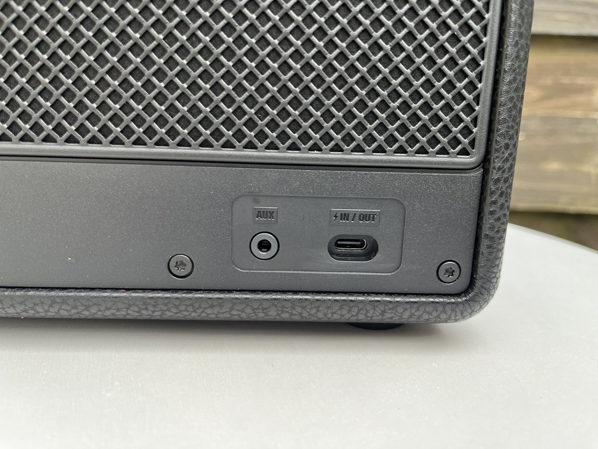 L'alimentation USB permet également de recharger vos appareils, un plus appréciable. © Vincent Touveneau