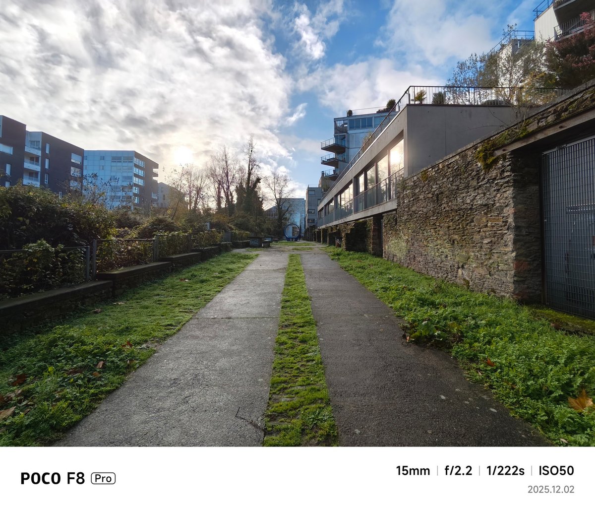 POCO F8 Pro test uga