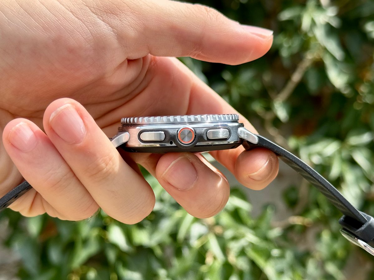 Un bouton Action, pratique au quotidien et réservé à la Galaxy Watch 8 Classic © Mathieu Grumiaux pour Clubic.com 