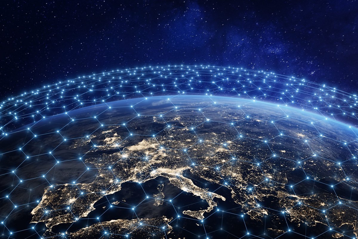 Le régulateur français demande à Bruxelles d'encadrer l'intelligence artificielle et le cloud computing © NicoElNino / Shutterstock