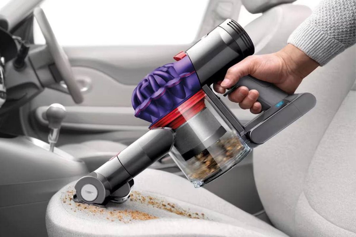 Le Dyson Car+Boat est tout indiqué pour un nettoyage de la voiture © Dyson