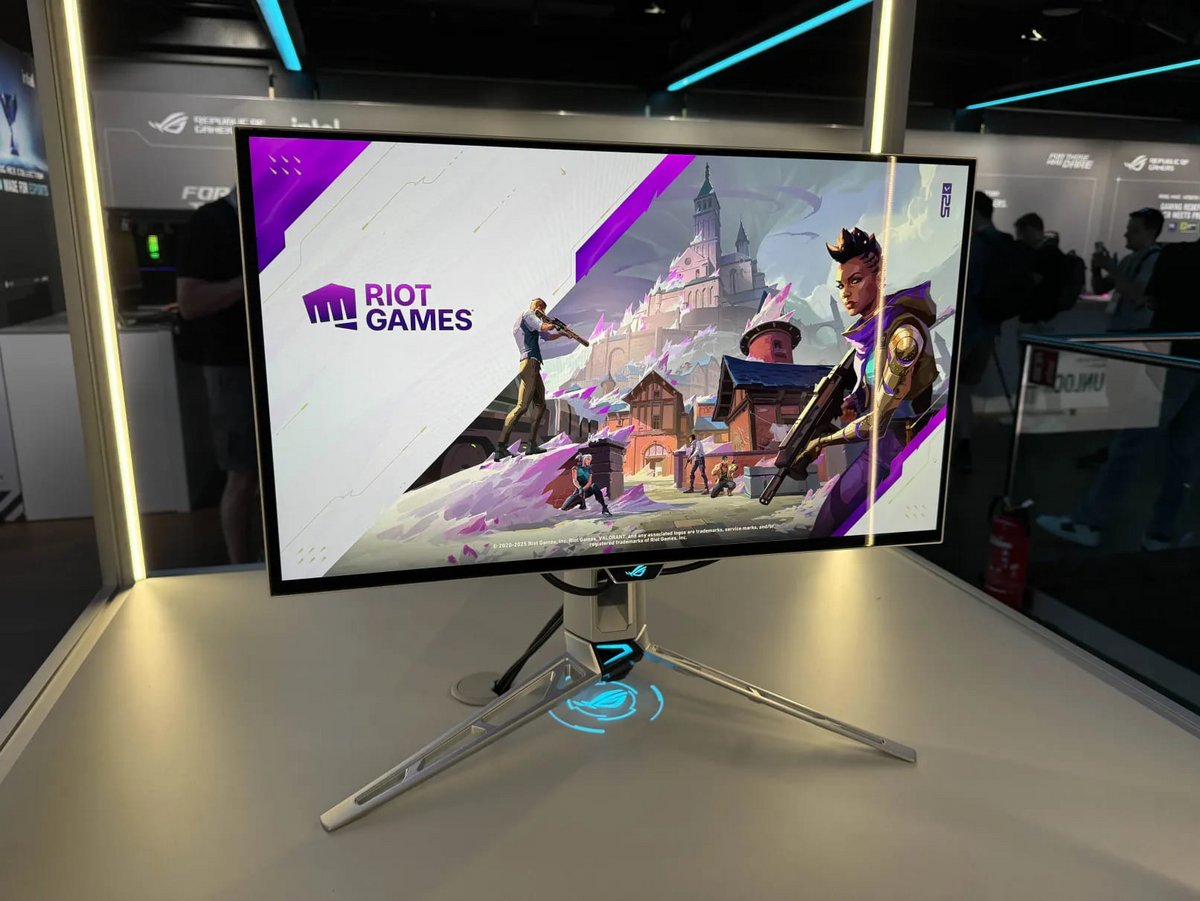 L'Asus ROG Swift OLED PG27AQWP-W. ©Colin Golberg pour Clubic