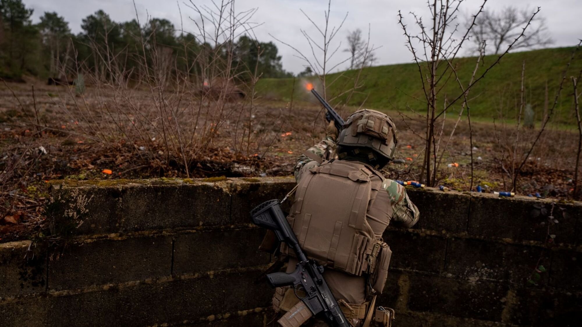 Équipés de calibre 12 Benelli Supernova, les marsouins neutralisent des drones jusqu’à 50 mètres. © Nicolas Cotto / DICoD / Défense
