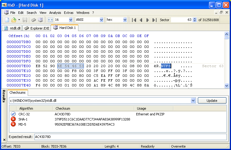 HxD affiche ici le contenu brut d’un disque au format hexadécimal, avec la signature NTFS visible dans le secteur analysé. L’interface montre les offsets, les données hexadécimales, leur équivalent ASCII et les outils de vérification d’intégrité utilisés pour calculer les checksums d’un fichier système.