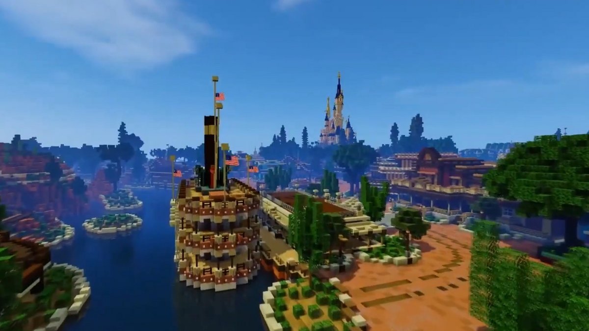 Vue sur le Molly Brown, le Thunder Mesa et le château de la Belle au bois dormant, ici en arrière-plan, depuis la Maison Hanté (Frontierland)