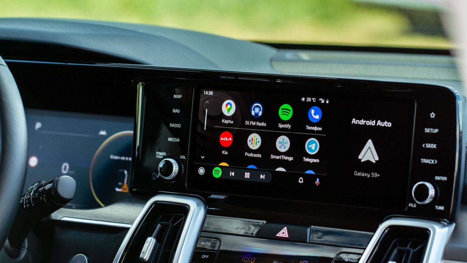 La fonctionnalité est enfouie dans les options développeur d'Android Auto - ©Roman Vyshnikov / Shutterstock