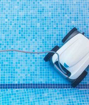 Quels sont les meilleurs robots piscines pour une eau propre tout l'été ? Comparatif 2024